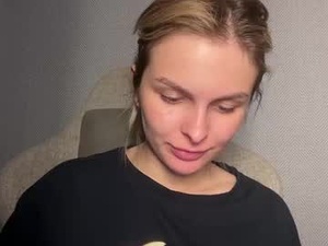 love_mila_love's webcam