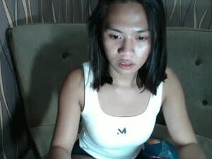 lovely_yvoneslutty's webcam