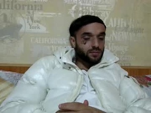 lovemastrubate243958's webcam