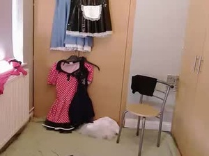 loves2dressup's webcam
