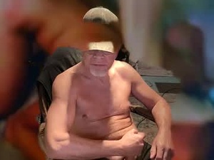 lovesbigdicksperm's webcam