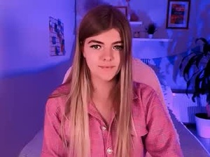loveuken's webcam