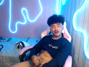 lucky_77742339's webcam