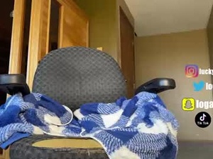 luckyloganx's webcam