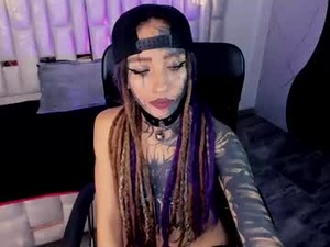 lucy_adaams_'s webcam