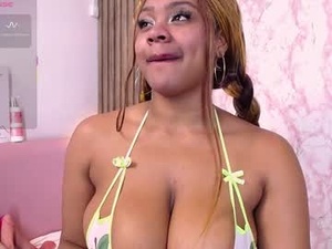 luna_cocoa_'s webcam