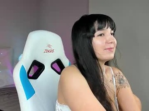 lunara_aura's webcam