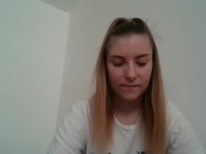 lunavee713522's webcam