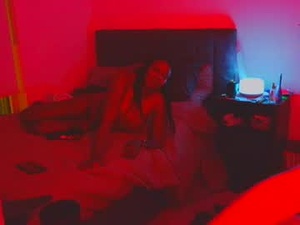 lusciousdarklips666's webcam