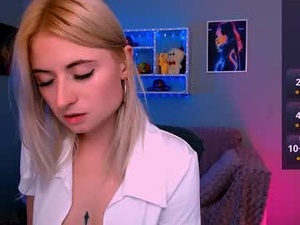 luvmiraya's webcam
