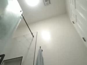 luvmypuzelicked's webcam