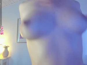 lyana_xz's webcam