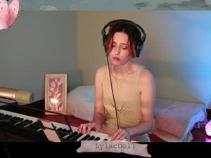 lylacdoll's webcam