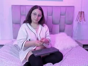 maddie_lesyoux's webcam