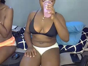 mama_pussie's webcam