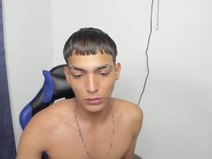 manuel_bigcock's webcam