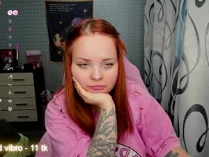marcelinepeach's webcam