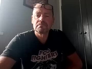 markyhowudoin's webcam