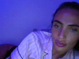 marniebaby's webcam