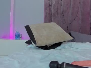 megan_thompsoon1's webcam