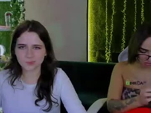mia_lay's webcam