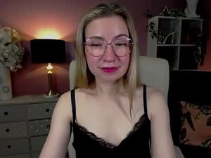 mia_luxx92's webcam