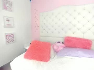 mia_miller001's webcam