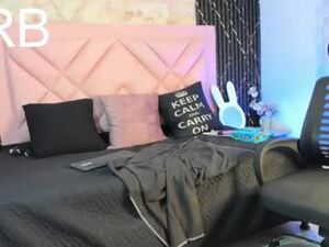 mia_redrose's webcam