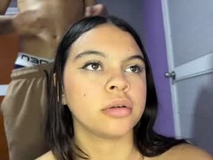 miaandjuan_'s webcam