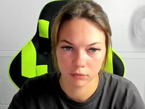midnightmira's webcam