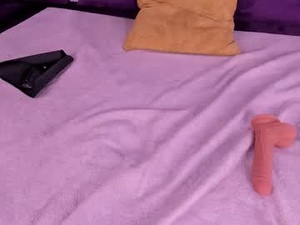 mikeandmoonasm's webcam