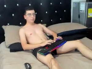 milogm_'s webcam