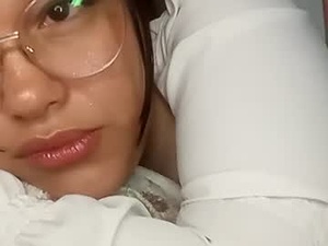 mira_cherry's webcam