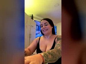 mirandaredd's webcam