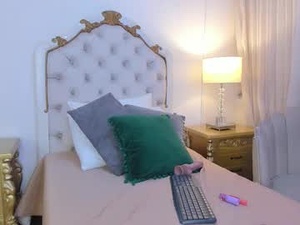 miss_vivienne's webcam