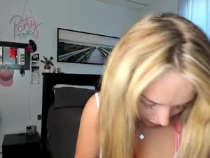 misskatiexo's webcam