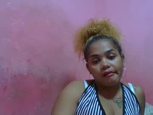 monica1612's webcam