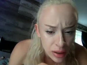moon_blonde444's webcam