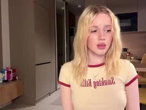 moonavellle_'s webcam