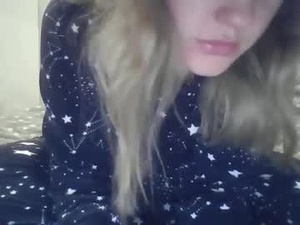 mysticsirenglow's webcam