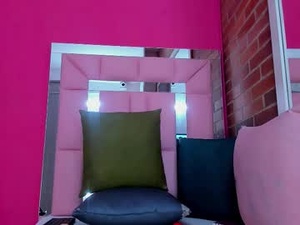 nahomi_hot69_'s webcam