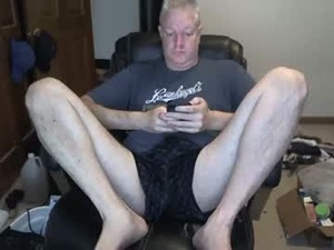 nakedilmale's webcam