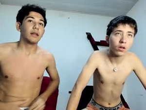 naughty_guys18's webcam