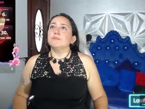 naughty_milf_esmeralda's webcam