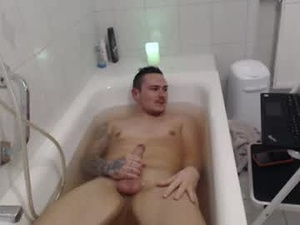 naughty_tobi93's webcam