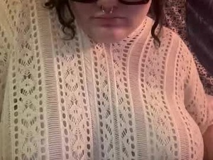 naughtygirl637100's webcam