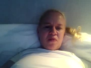 naughtyjennyblondeuk's webcam
