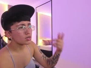 nelly_swan's webcam