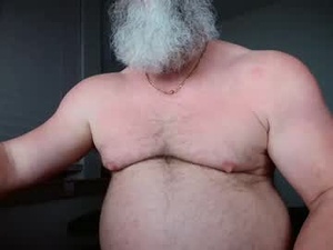 nhmuscledaddy's webcam