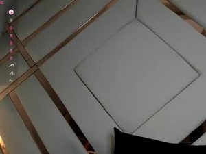 nia_crawford_'s webcam